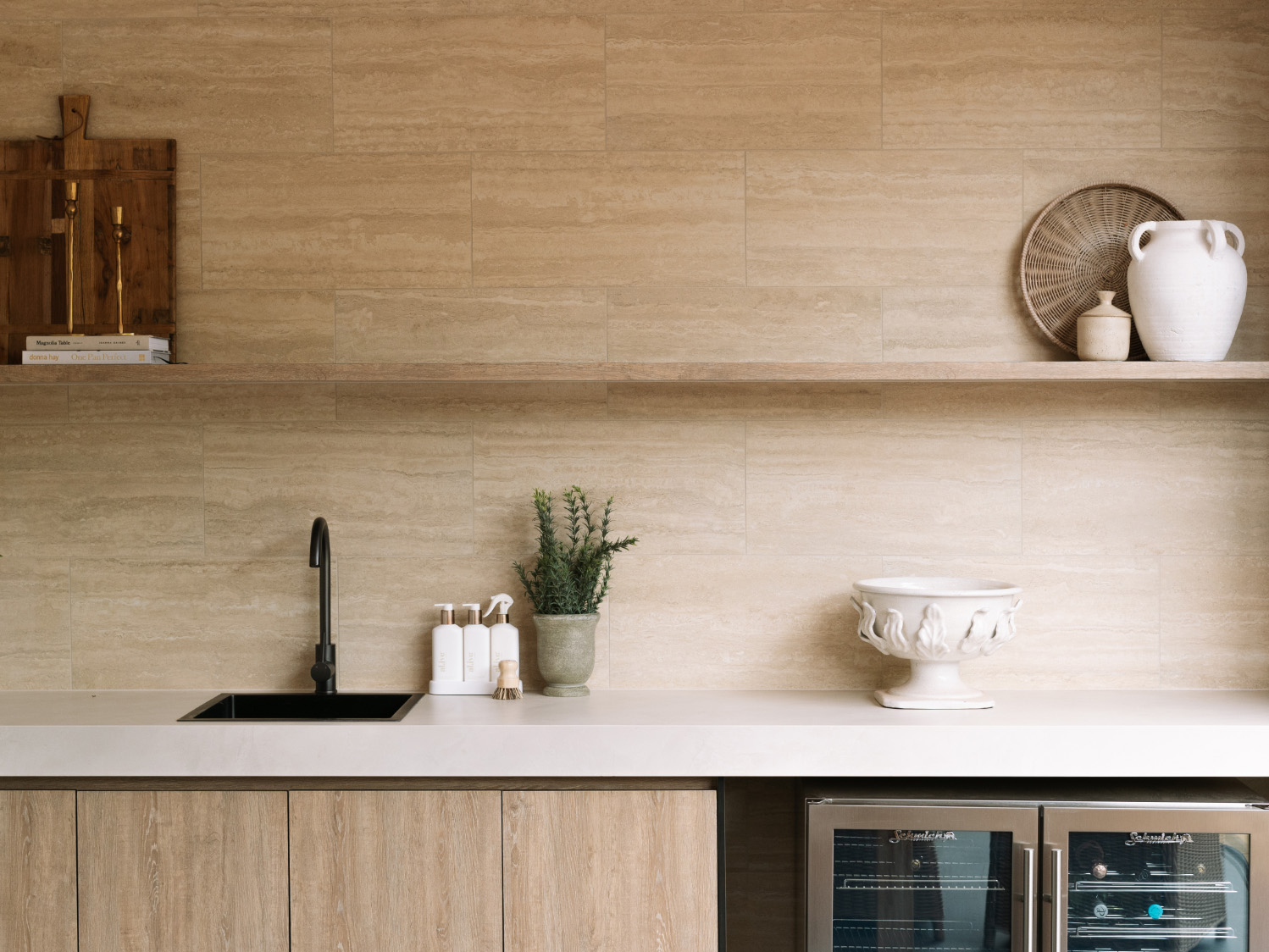 travertine-look porcelain tiles ktichen splashaback